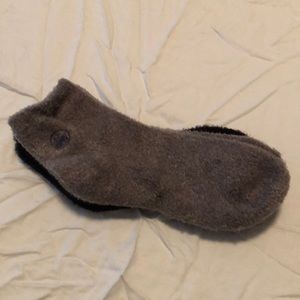 2-pack grey and black spa socks